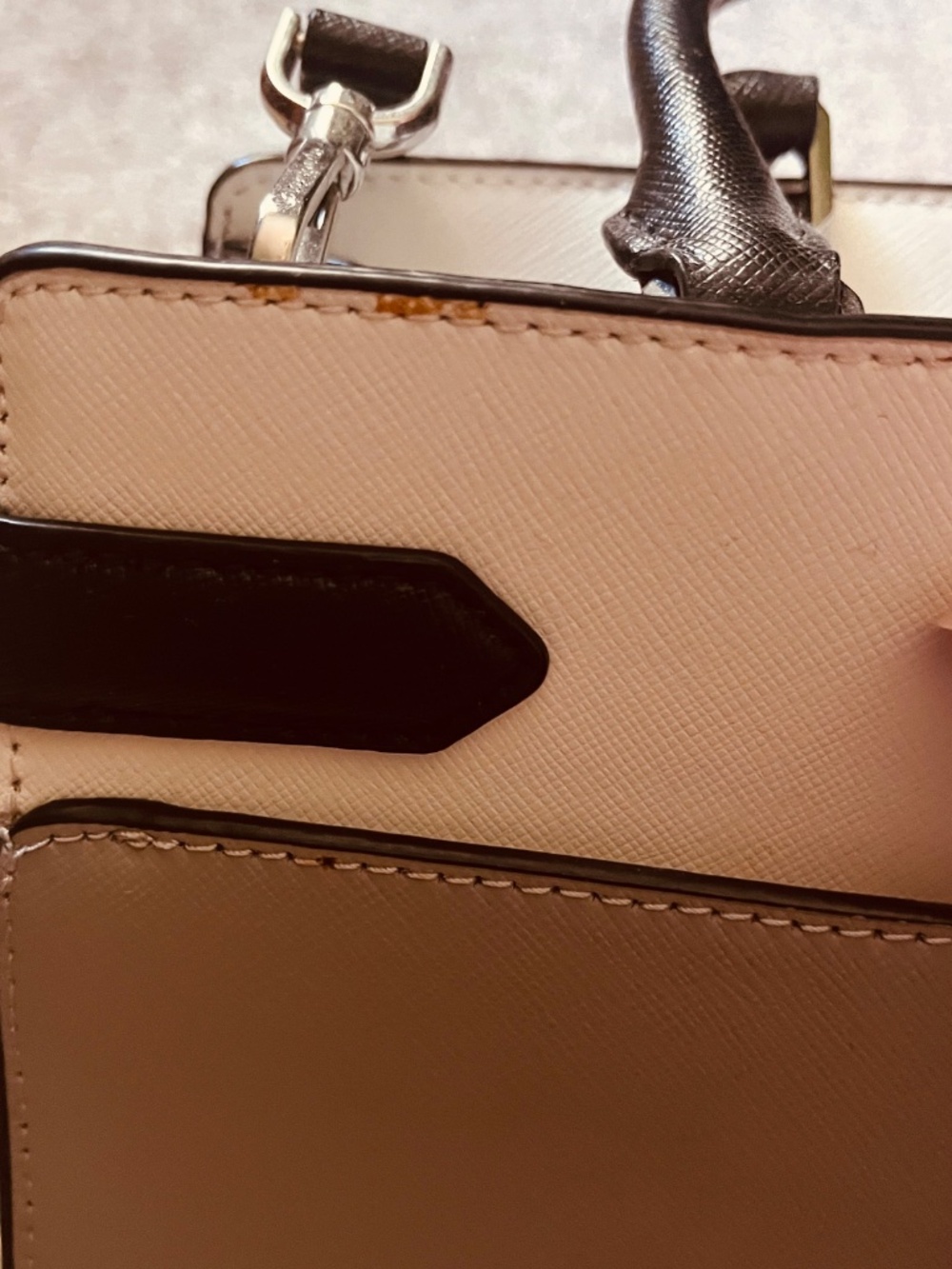 Kate Spade - Picture 2 of 4